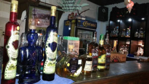 botellas de tequila en el restaurante Fernando Agave